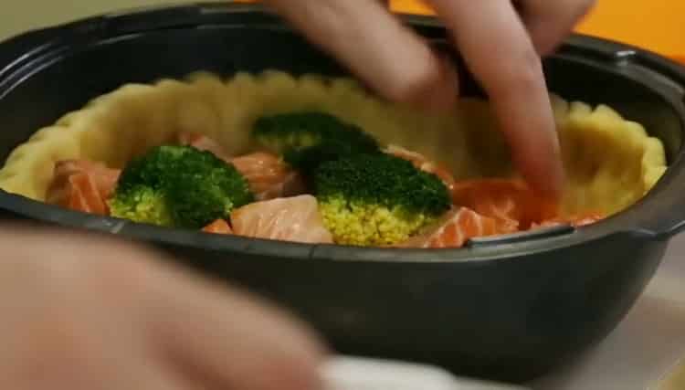 Quiche na may salmon at broccoli hakbang-hakbang na recipe na may larawan