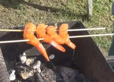 Mga hipon sa grill ayon sa isang hakbang-hakbang na recipe na may larawan