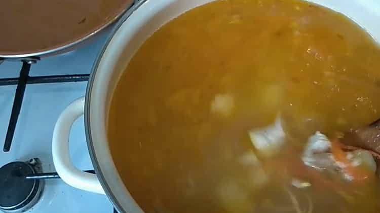 Per preparare la zuppa di spaghetti
