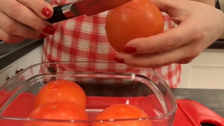 Бланширайте домати за лазаня