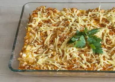 Ein einfaches Rezept für Pita-Lasagne mit Hähnchen und Gemüse