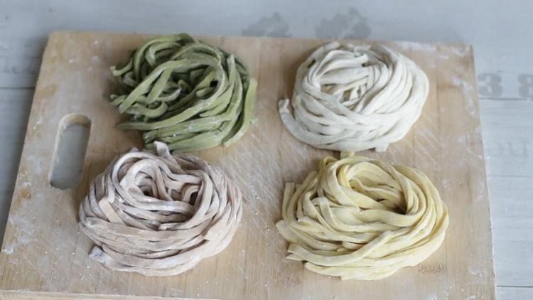 Udon noodles hakbang-hakbang na recipe na may larawan