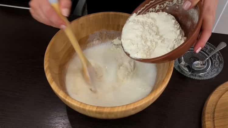 Lustafehérje készítéséhez készítse elő a tésztát