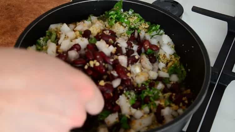 Norėdami gaminti raudonųjų pupelių lobio gruzinų kalba, sumaišykite ingredientus
