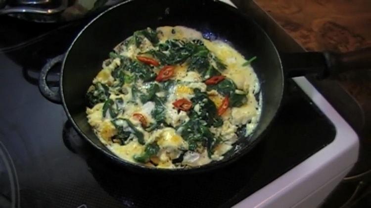 omlett spenóttal kész