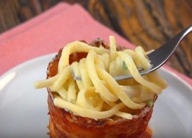 Appetitliche Linguinepaste zu Hause: Kochen mit Schritt-für-Schritt-Fotos.