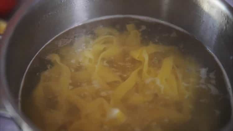 Vaření těstovin se sýrem