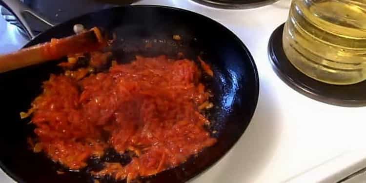 لطهي الفلفل لتر = إضافة معجون الطماطم