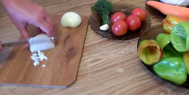 Για να προετοιμάσετε το πιπέρι, ετοιμάστε τα συστατικά