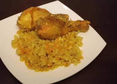 Πώς να μάθετε πώς να μαγειρεύετε νόστιμο κριθάρι κοτόπουλου σε μια βραδεία κουζίνα