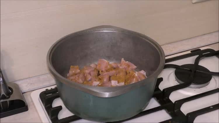 Per preparare un pilaf da un'arvicola, preparare gli ingredienti