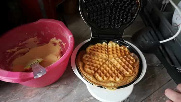Per preparare i waffle, friggi i waffle
