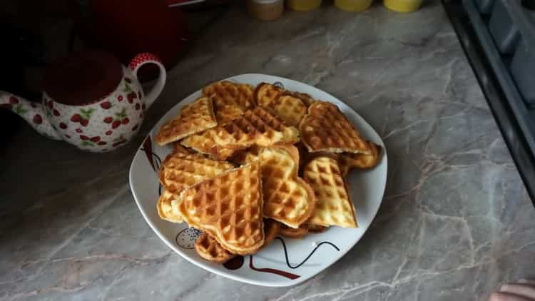 Cialde croccanti per un waffle elettrico: una ricetta passo-passo con una foto