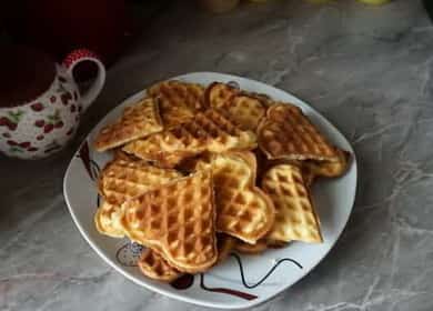 Ang crispy waffles para sa isang electric waffle iron: isang hakbang-hakbang na recipe na may larawan