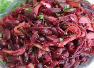 Salaatti purkitettujen punaisten papujen kanssa: askel askeleelta resepti valokuvien avulla