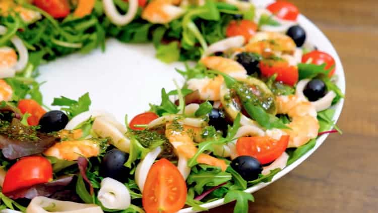 Krevečių ir kalmarų salotų receptas su nuotrauka