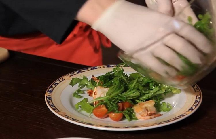 Salát s rukolou a krevetami - recept od profesionálního šéfkuchaře