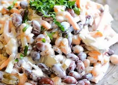 Πώς να μάθετε πώς να μαγειρεύετε μια νόστιμη σαλάτα με φασόλια και λουκάνικο 🥣