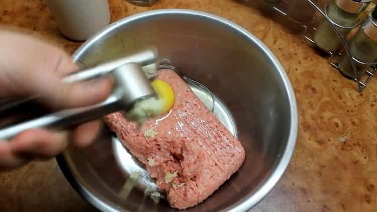 طبخ صلصة اللحم