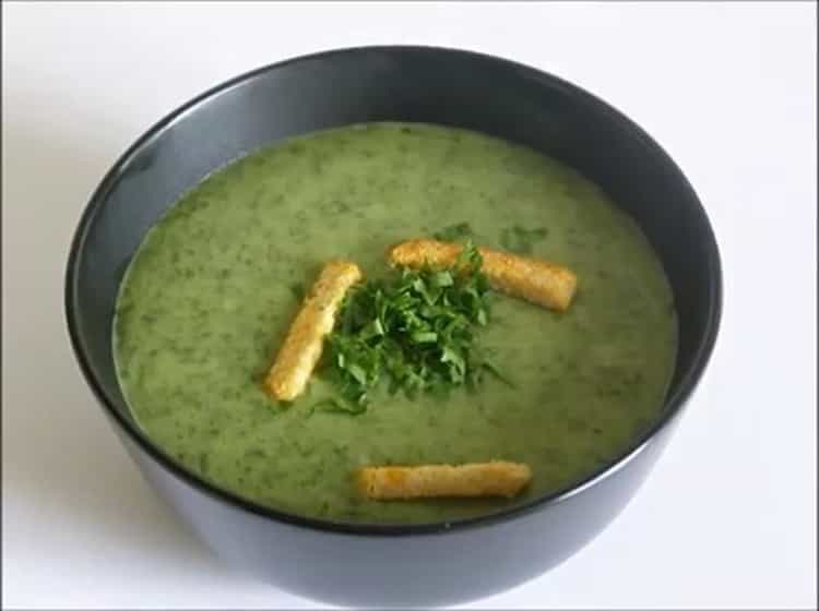 Zuppa di purea di spinaci secondo una ricetta graduale con foto