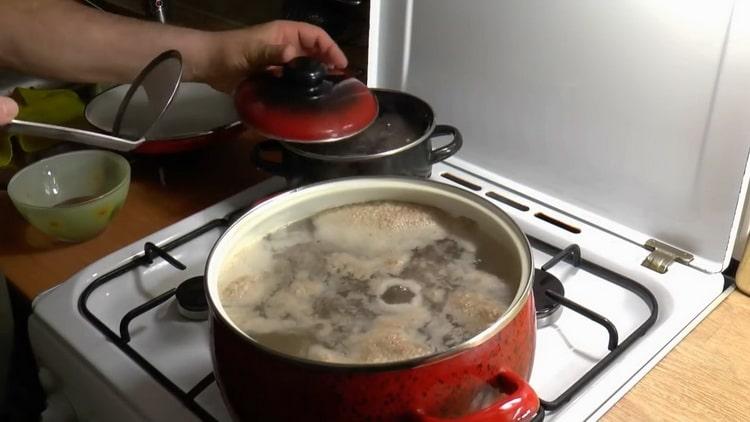 За да приготвите супата, пригответе съставките