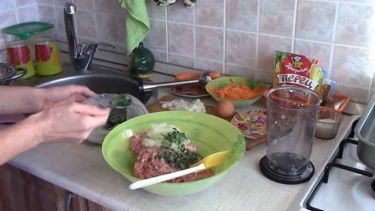 Per cucinare le polpette, prepara gli ingredienti