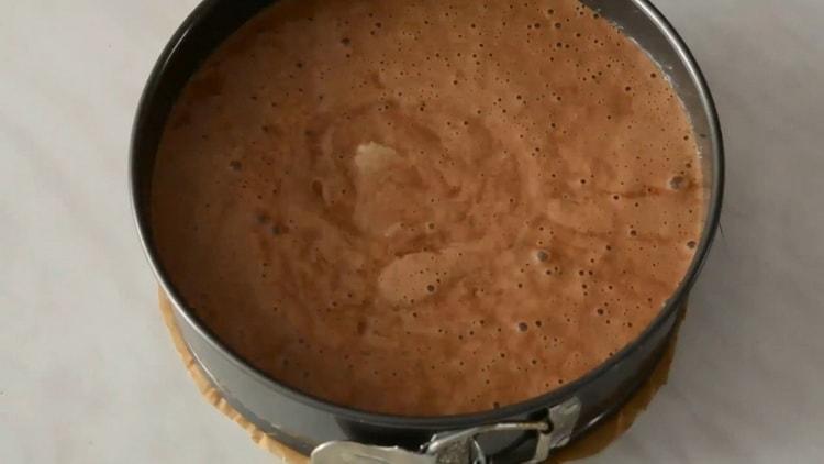 Torta elkészítéséhez készítsen penészt