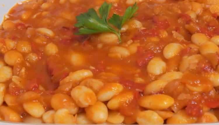 beans sa tomato sauce ay handa na