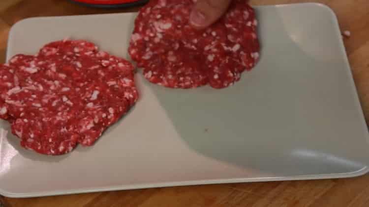 Forma degli hamburger per fare un hamburger