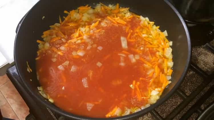 Για να φτιάξετε το φαγόπυρο, ετοιμάστε το σάλτσα