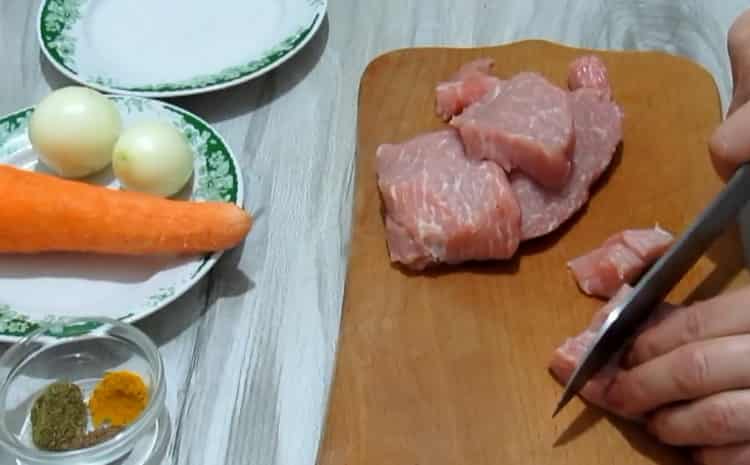 Per cucinare, tagliare la carne