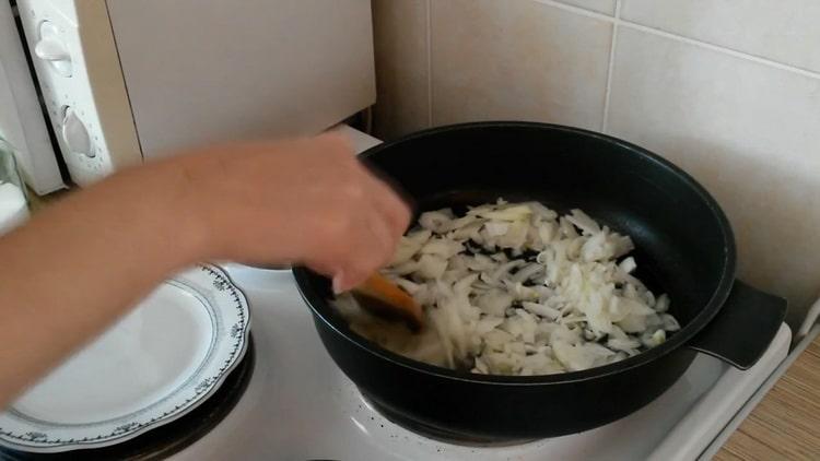 Jak vařit Pohanka s houbami a cibulkou