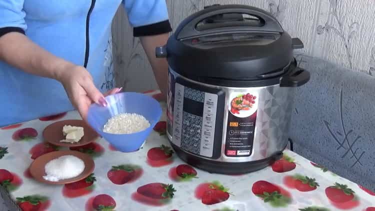 Come cucinare il porridge di riso con latte in una pentola a cottura lenta redmond