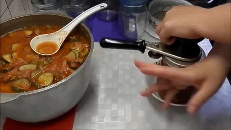 Pro vaření lecho naplňte nádobí