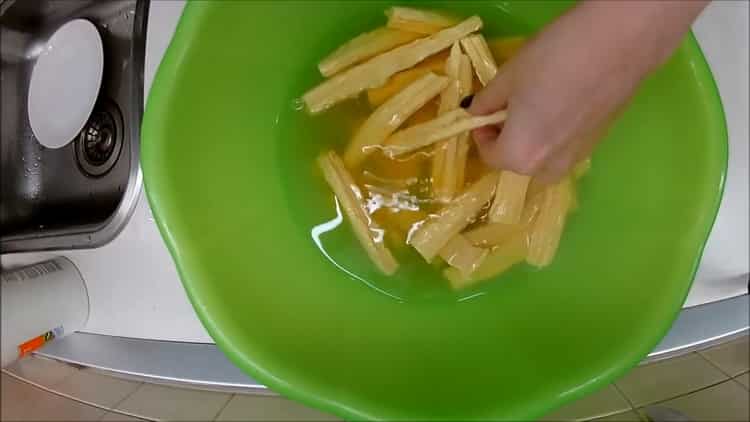 Per preparare gli asparagi, prepara gli ingredienti