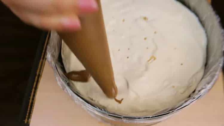 Norėdami paruošti pyragą, paruoškite ingredientus