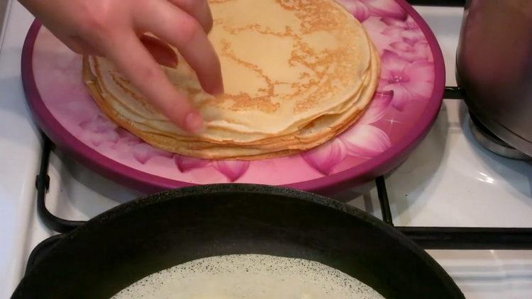 Stack pancakes para sa pagluluto.