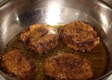 Как да научите как да готвите вкусни котлети от свински черен дроб 🥩
