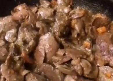 Πώς να μάθετε πώς να μαγειρέψετε νόστιμο ήπαρ κουνελιού με μια απλή συνταγή 🥩
