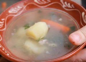 Klasikong tainga: recipe na may mga hakbang-hakbang na larawan.