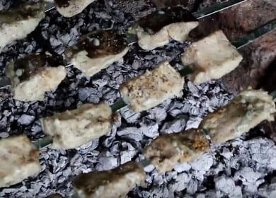 Wie man leckeren Kebab aus Wels kocht 🍢