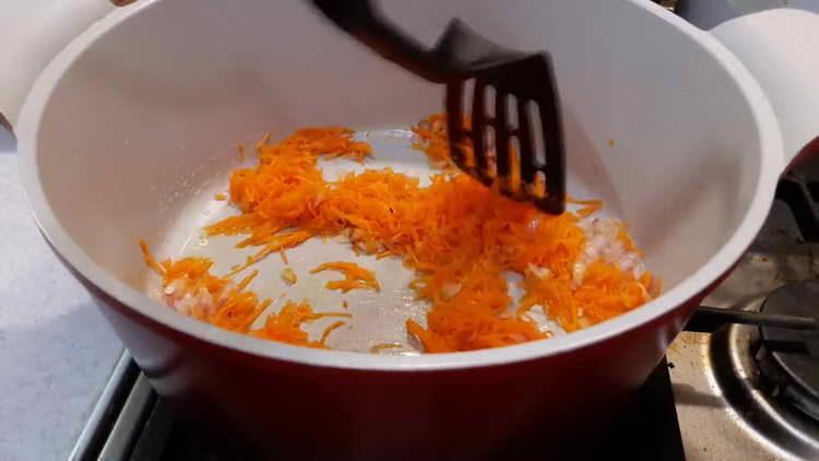 friggere le cipolle con le carote
