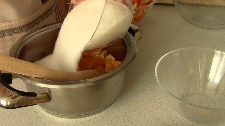 Kochen von Mandarinenmarmelade