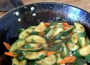 Smažené okurky - recept na chutné čínské jídlo