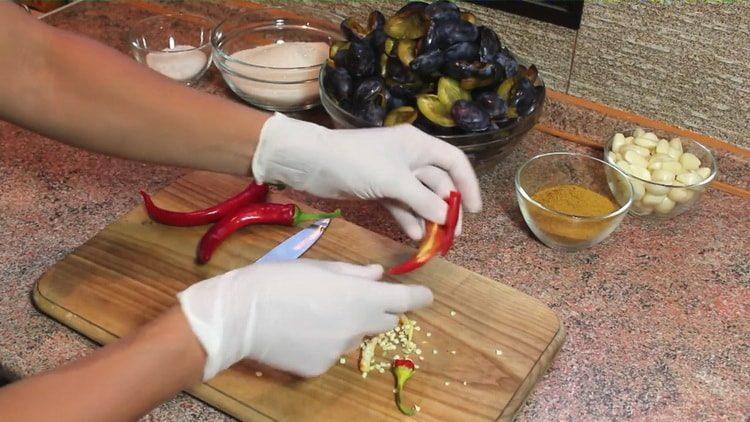 Kečup připravujeme ze švestek podle postupného receptu s fotografií