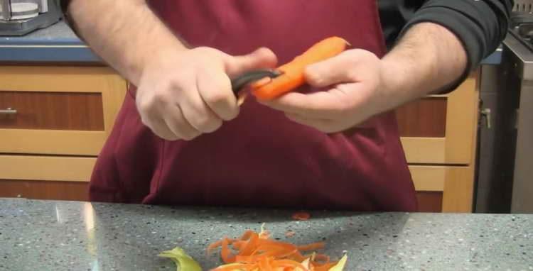 buccia di cavolo rapa e carote