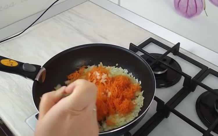 Hühnerleber in saurer Sahne Karotten braten