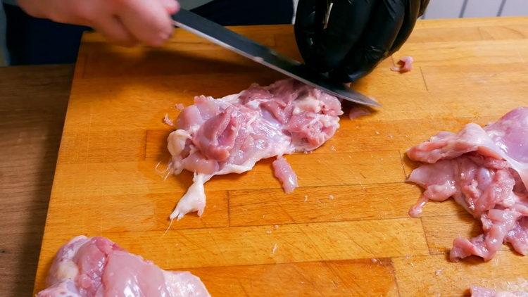Για να προετοιμάσετε το κρέας, ετοιμάστε τα συστατικά