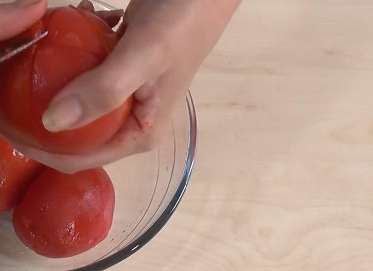 бланширайте доматите