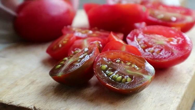 Wie man Nudeln mit Tomaten kocht